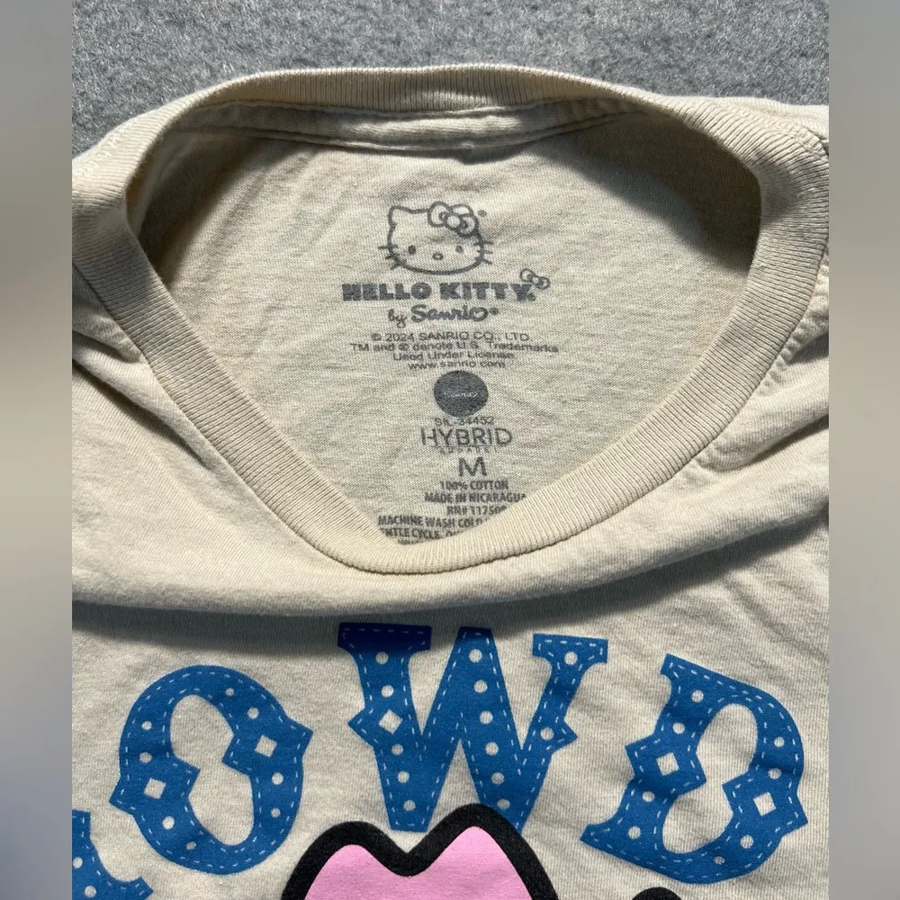 Hello Kitty “Howdy” Cowgirl T-Shirt Women’s Medium Beige Pink Western - Image 3