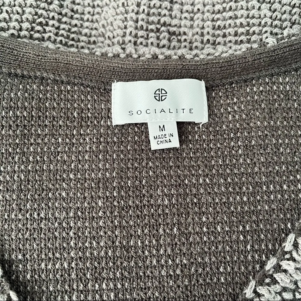 Socialite  Slouchy Loop V-neck Crop Gray Textured Gray Sweater - Image 14