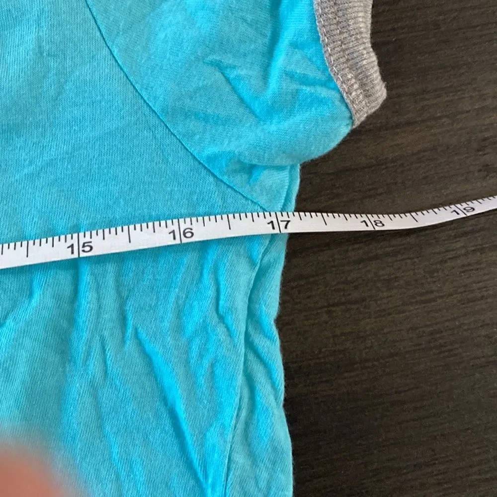 Hype blue green Kiss kiss graphic t shirt large shirt sleeve Blue - Image 6