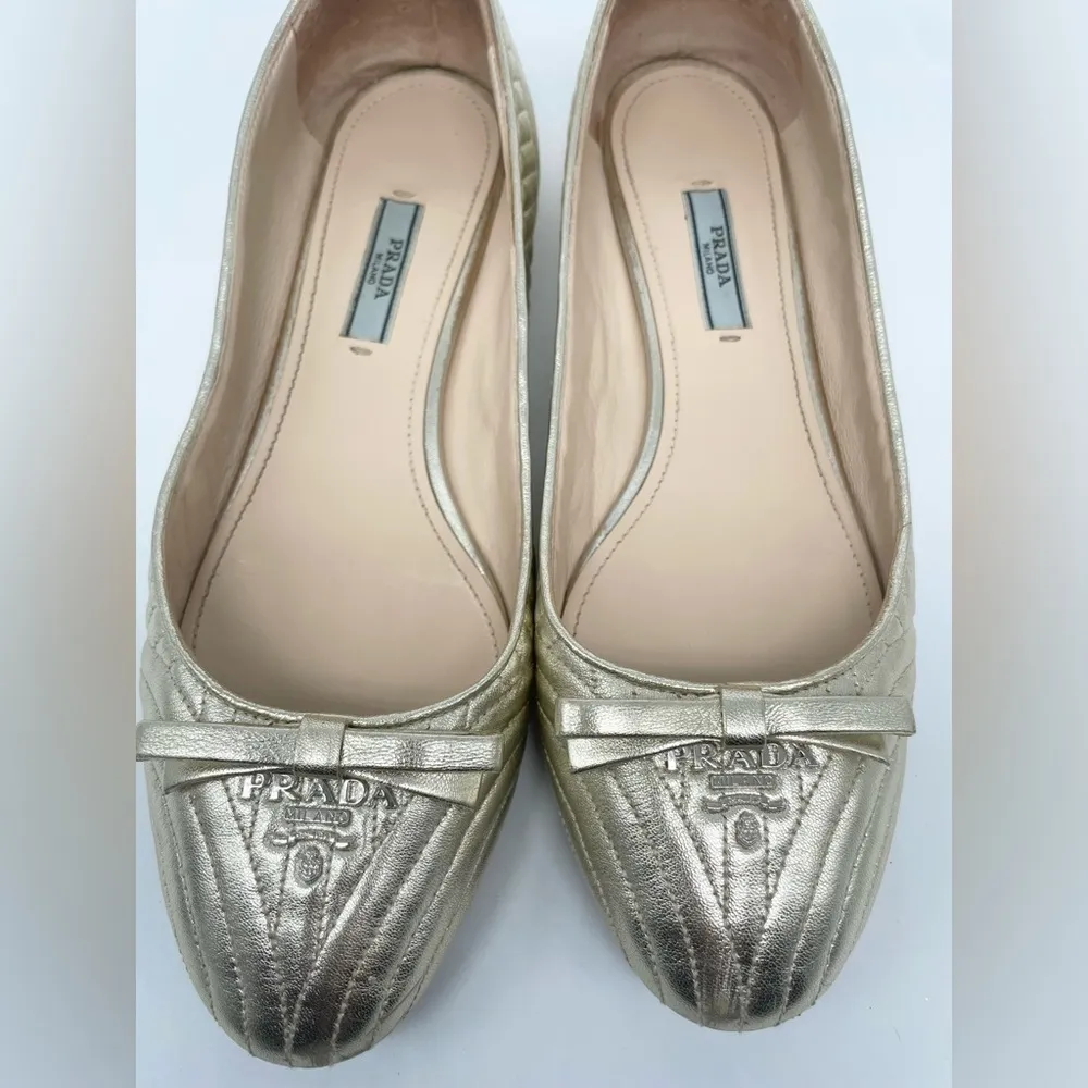 Prada Pale Gold Quilted leather logo embellished bowtie ballerina flats EU 38.5 - Image 2