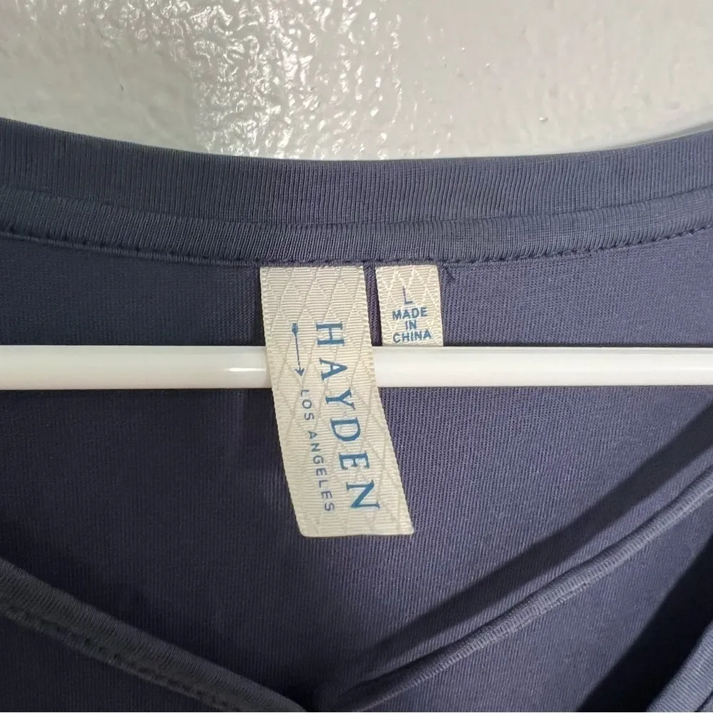 Hayden Los Angeles V-Neck T-Shirt Blue Gray - Image 10