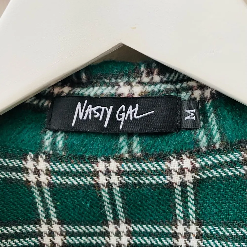 Nasty Gal Button Up Plaid Top Green Sz Medium - Image 7