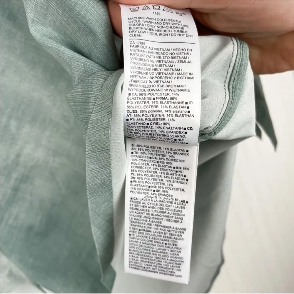 Athleta Size Large Urbanite Printed Button Down Top Denali Minimalistic Grey - Image 11