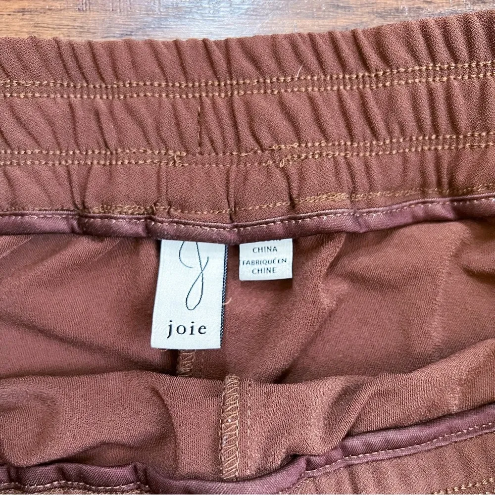 Joie • pull on pants tapered leg brown knit drawstring waist split hem jogger - Image 4