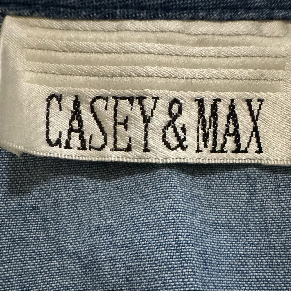 Title:
Vintage Floral Embroidered Denim Vest Cottagecore open weave‎ patchwork Blue Size M - Image 3