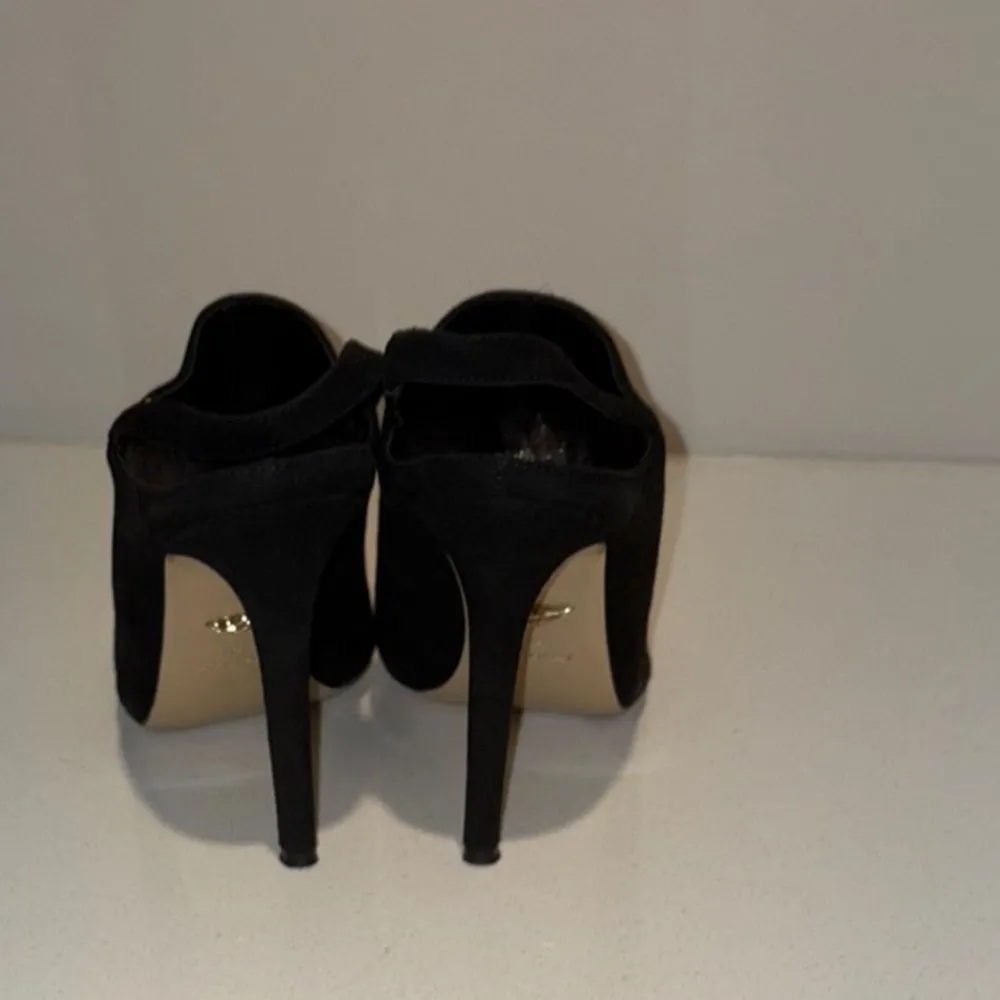 Diane Von Furstenberg Black Stiletto Heels. Size 8. - Image 4
