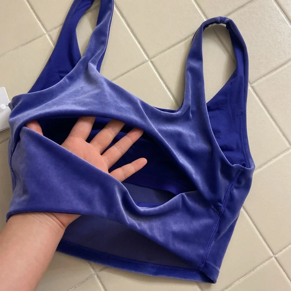 Athleta velvety cut out crop. S - Image 4