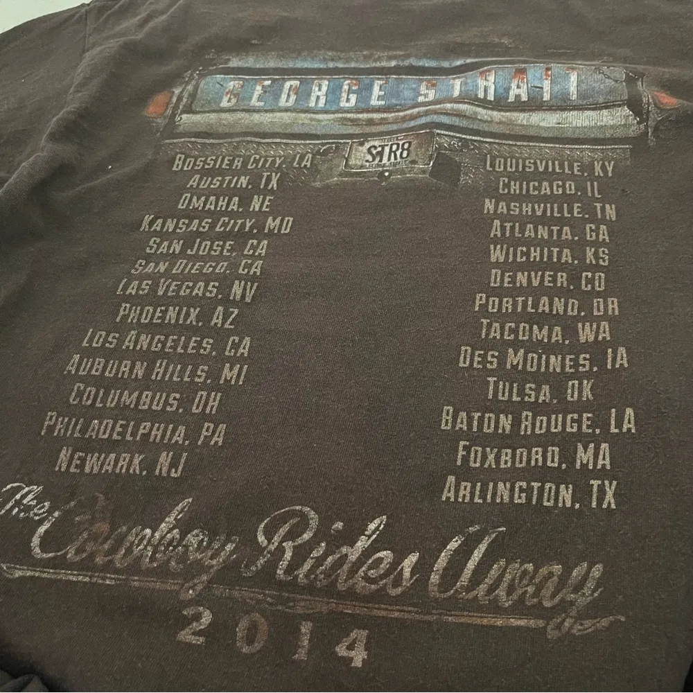 GEORGE STRAIT Tour T Shirt 2014 The Cowboy Rides Away Size Medium Brown - Image 9