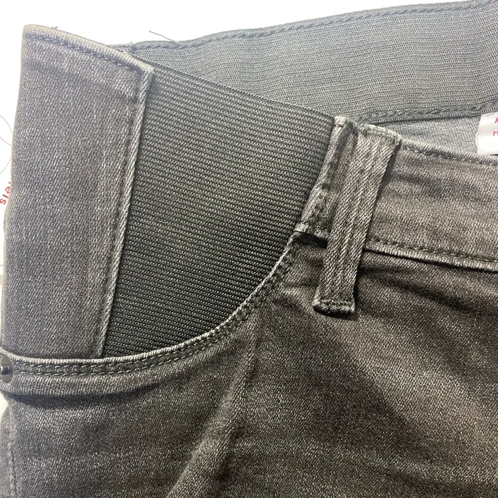 Isabel Maternity by Ingrid & Isabel Women’s 00 black washed denim stretch shorts Size undefined - Image 5