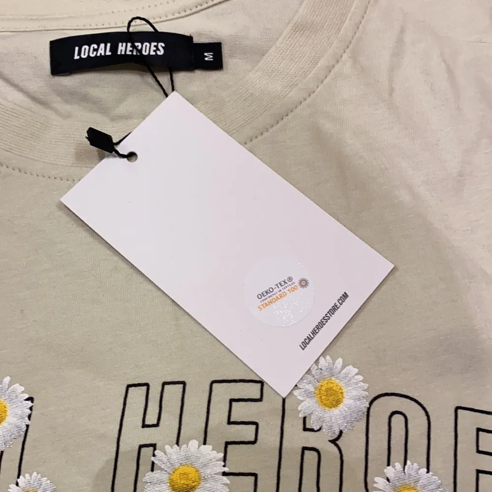 Local Hero’s Tee Size M - Image 3