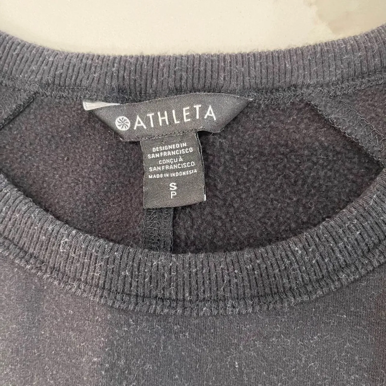 Athleta Coaster Luxe Recover Crewneck Sweatshirt Women's Small Petite Black Cozy - Image 4