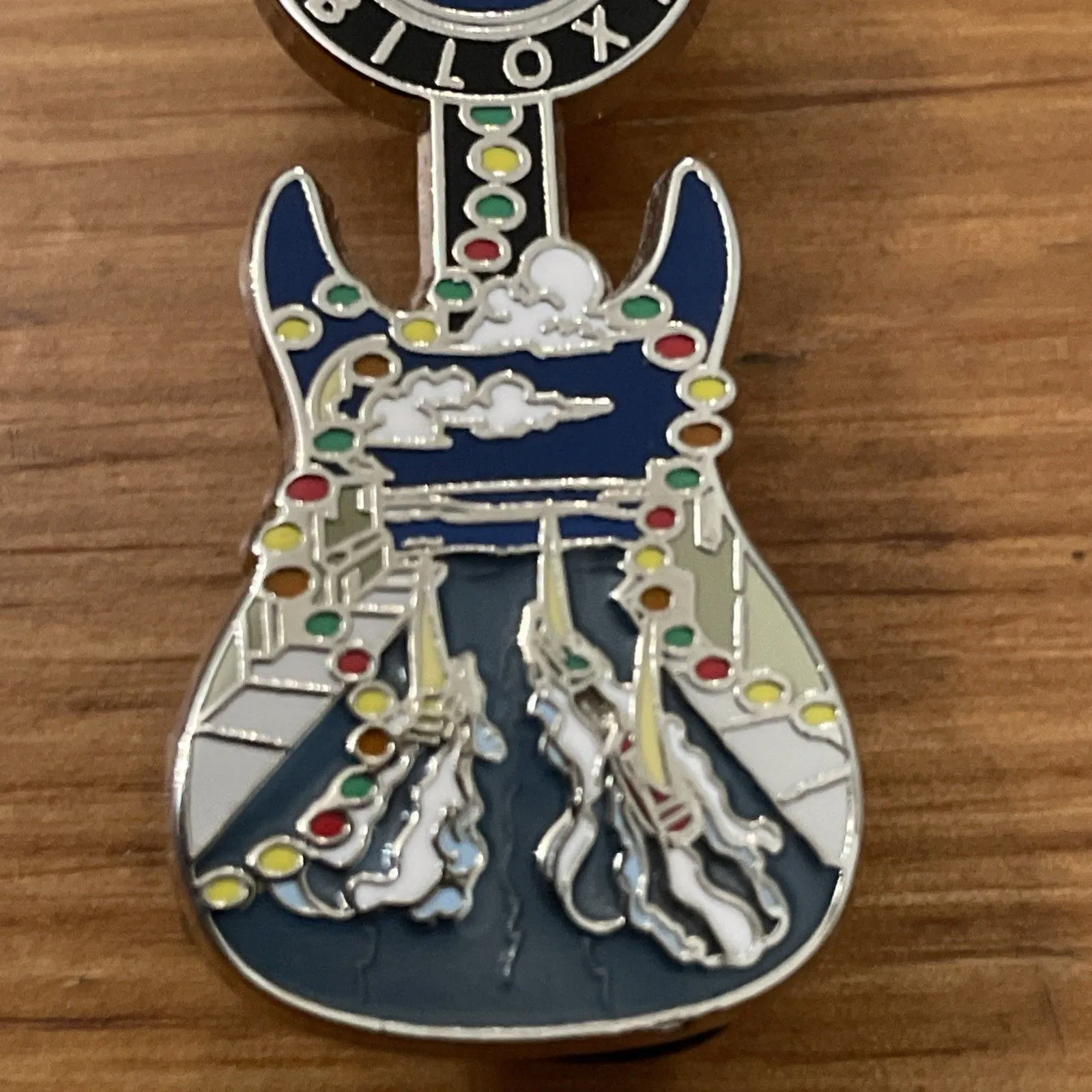Hard Rock Cafe Biloxi 2010 Guitar Pin Limited Edition 300 Collectible Music - Image 3