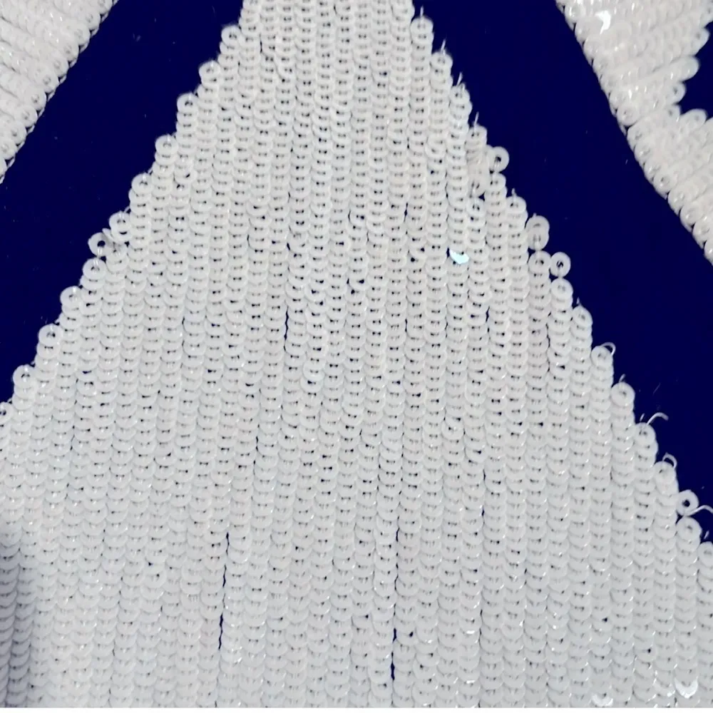 Karen Kane black jersey w/white geometric sequin top. Long sleeves. Size M. NWT - Image 5