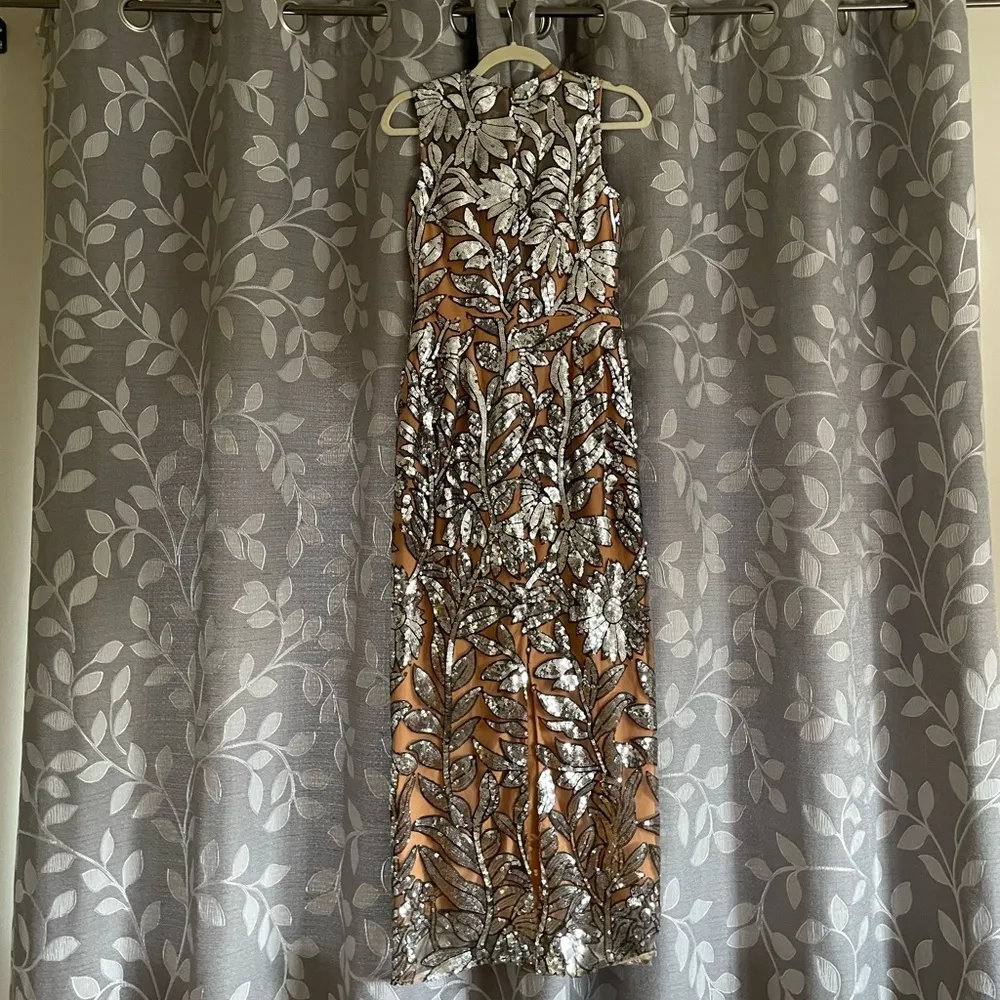 HELSI Bobbie Sequin Column Gown Silver - Image 6