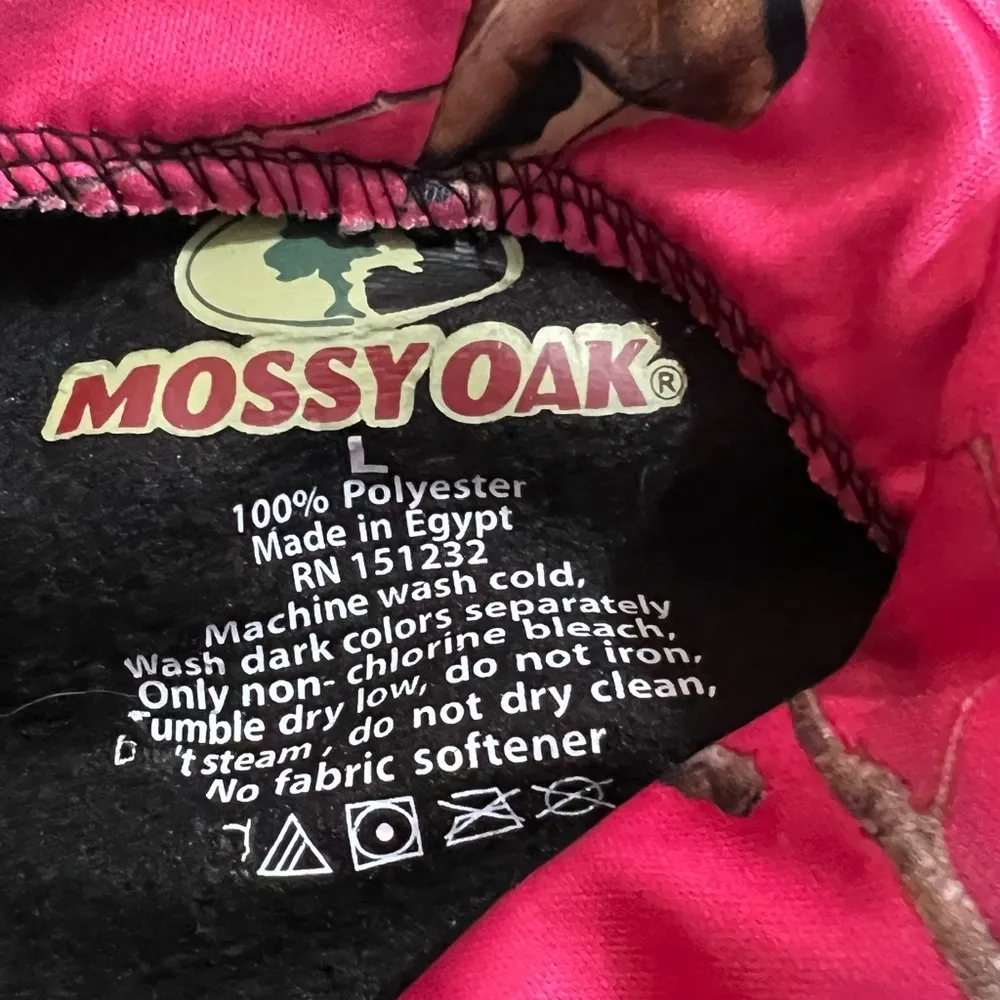 Women’s large mossy, oak, black, and pink with American flag - Image 3
