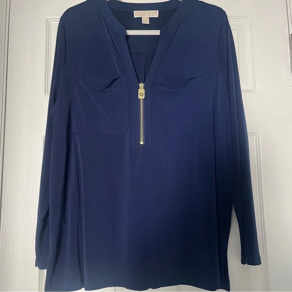 Michael Kors Navy Blue Women’s Blouse with Gold Zipper XL - Image 6