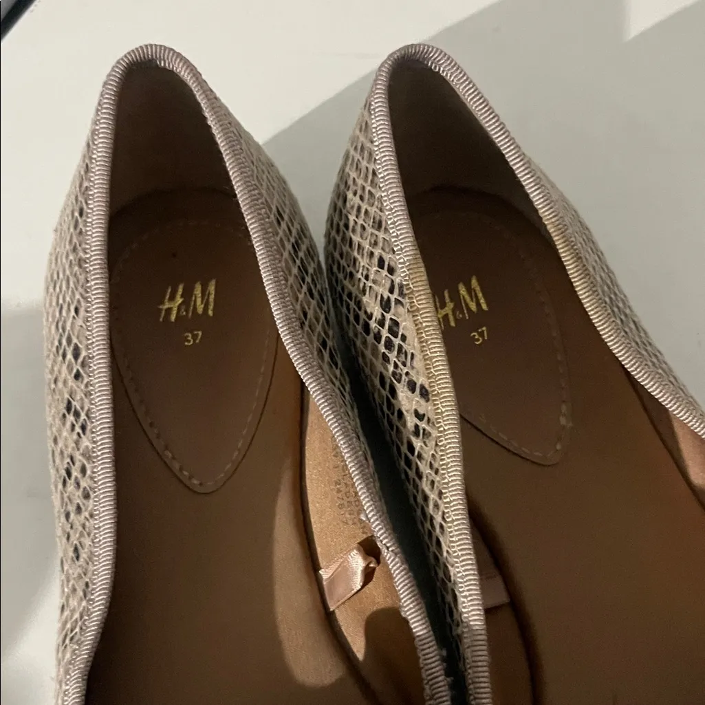 H&M Women’s Snakeskin Look Flats Loafers Size 37 or 6.5 - Image 9