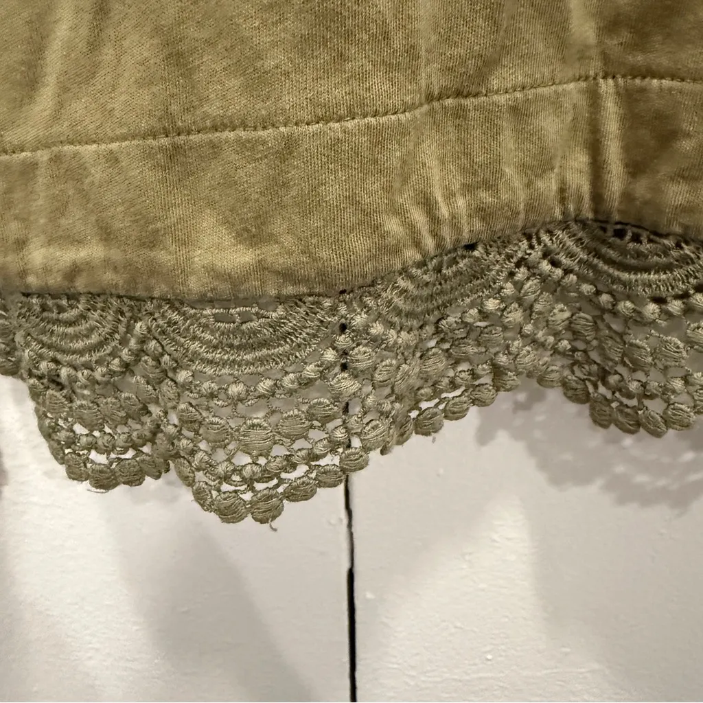 New York and Company Green V - Image 3