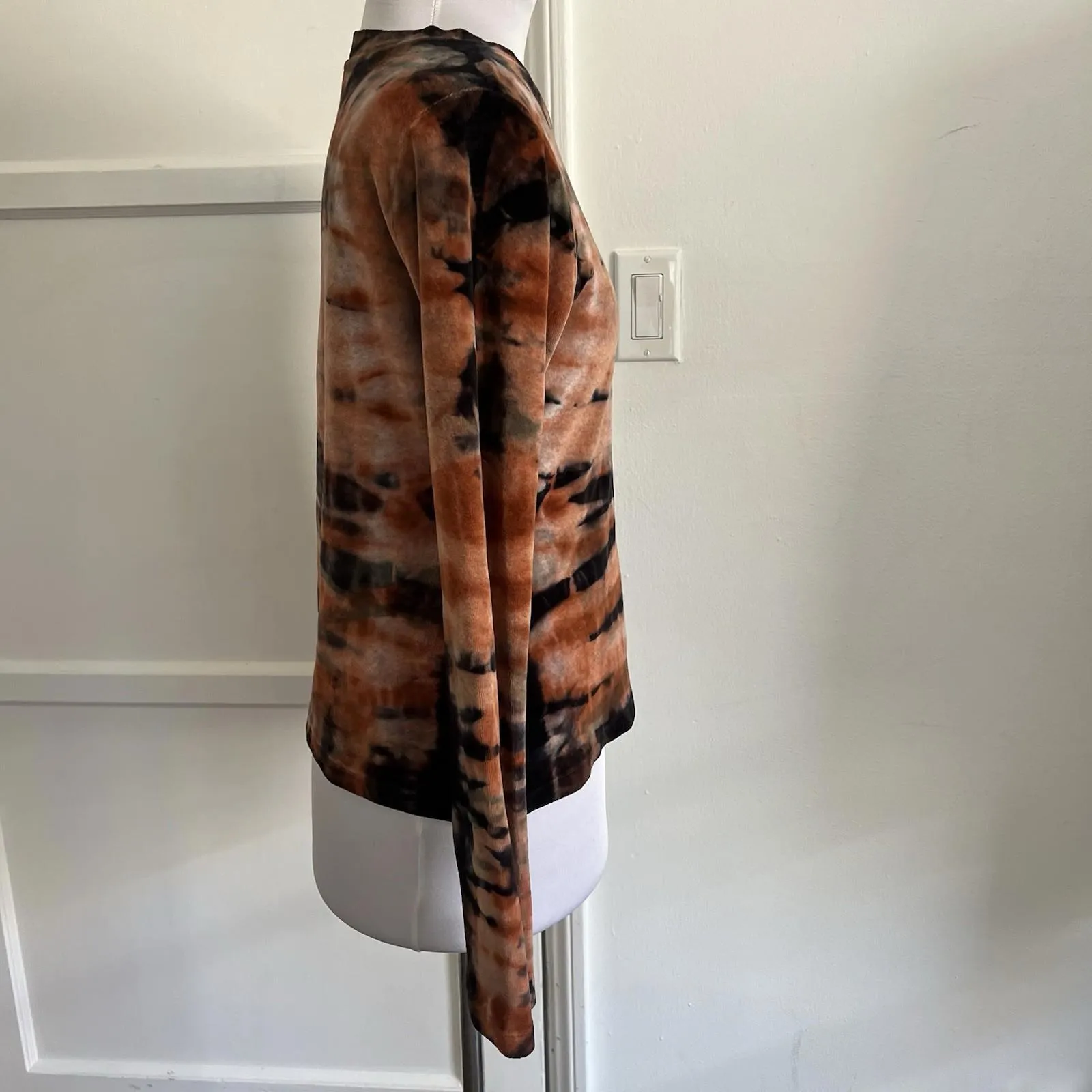 AllSaints LS Velvet Tydy Tee Long Sleeve Top Tie Dye Orange Black Women’s US 6 - Image 9
