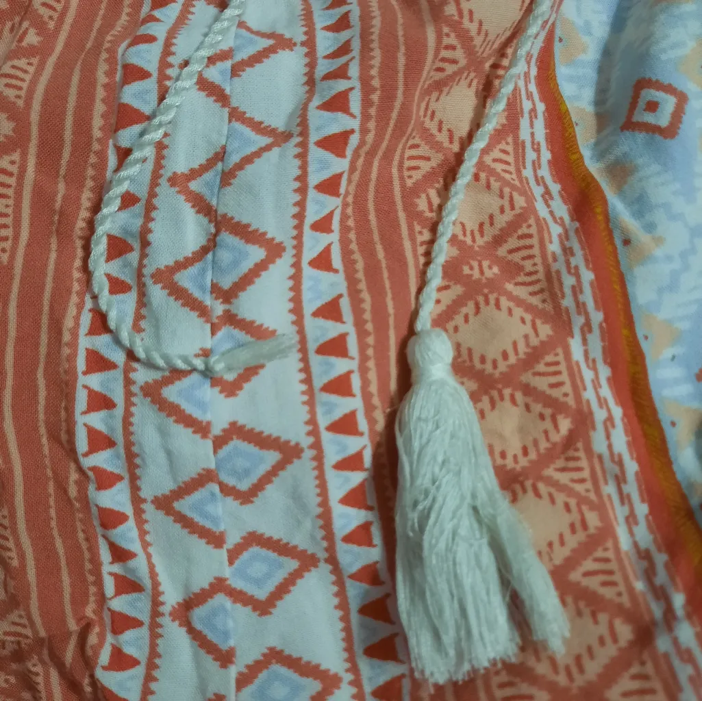 Justify Sleeveless Romper Size Medium - Image 3