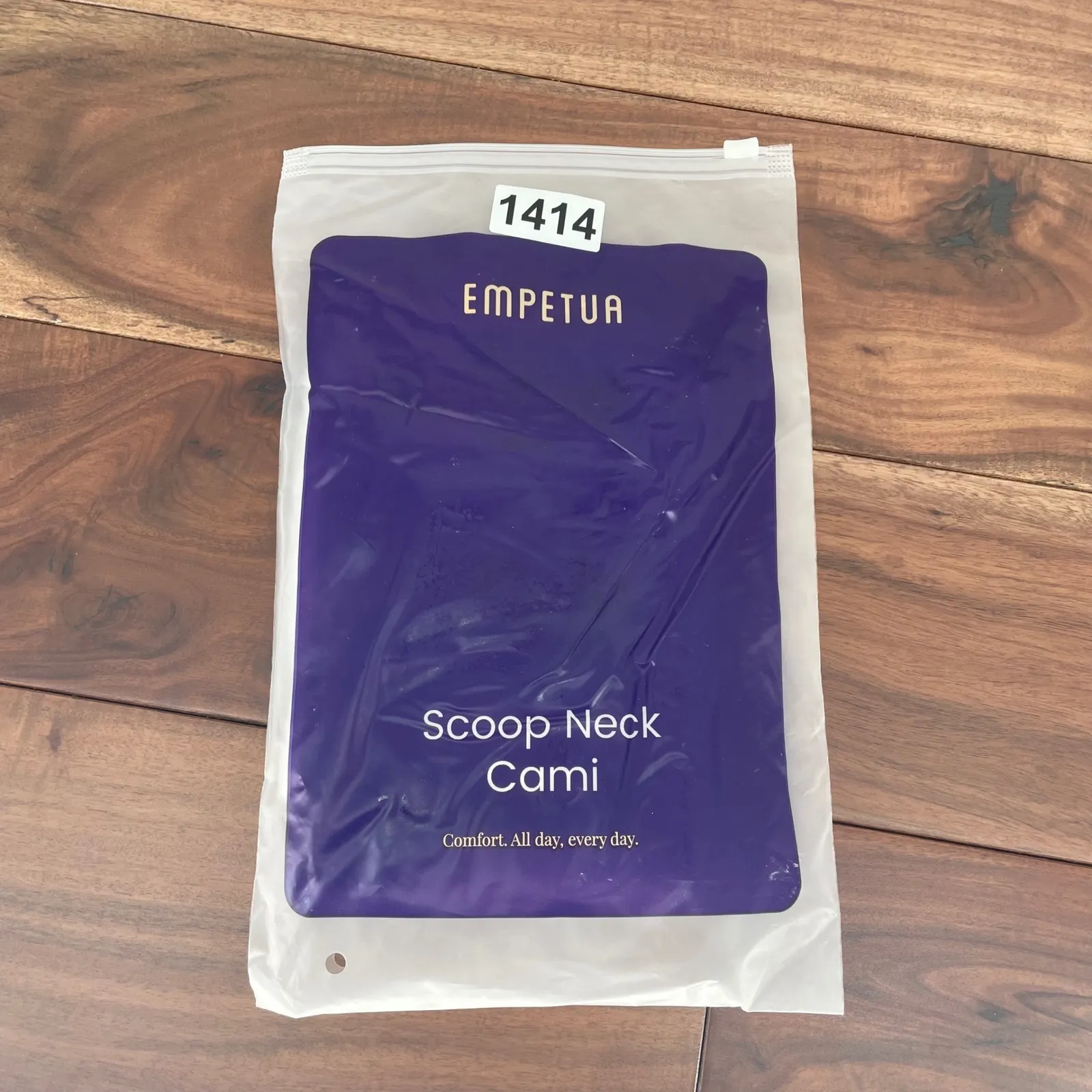 EMPETUA Scoop Neck Cami White Knit Tank Top Size Medium - Image 4