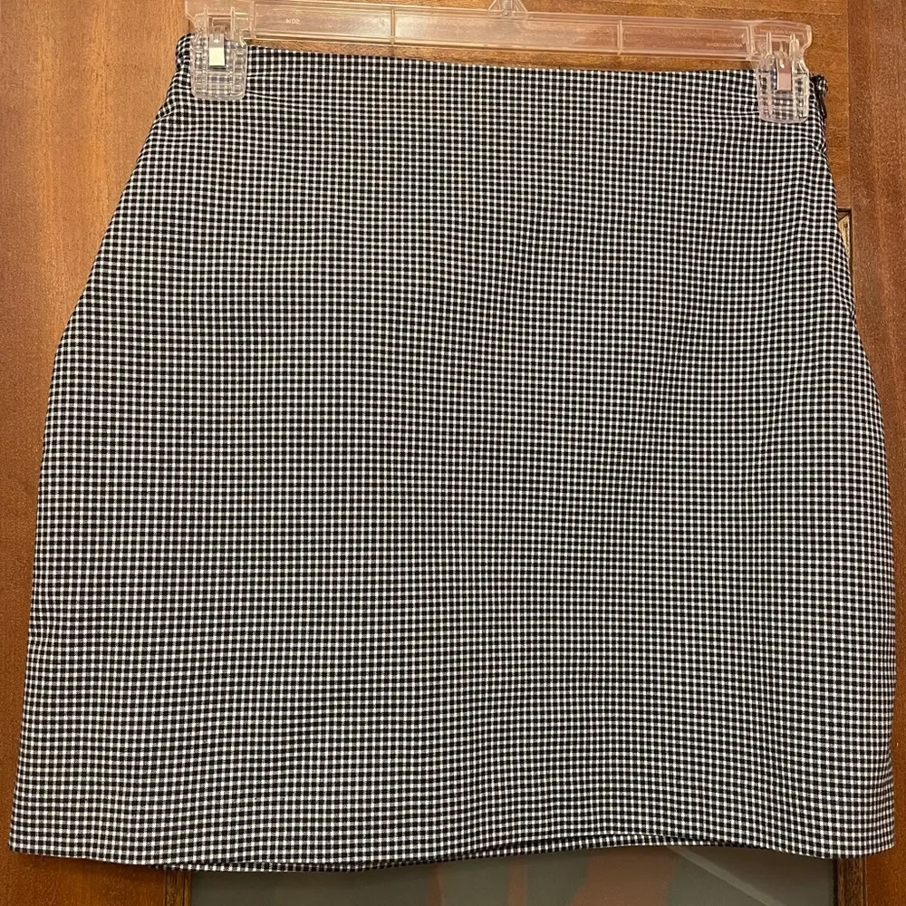 MNG by Mango Women B&W Plaid Skirt with Front Bow NWOT Small - Image 2