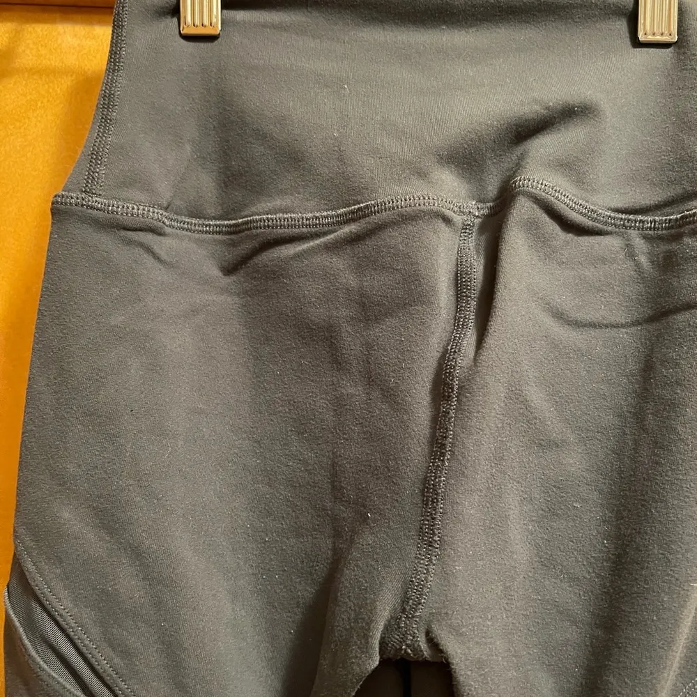 Alo yoga mesh capri legging - grey - Image 3