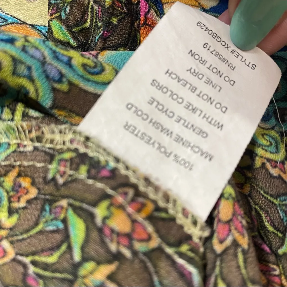 NY Collection Pleated Paisley Button Up Top Size Medium - Image 9