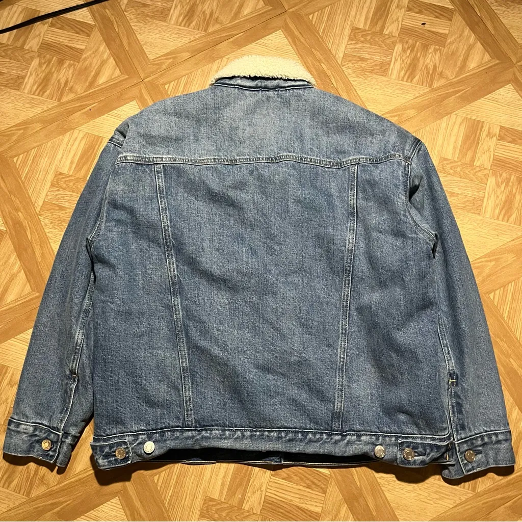 Gap  Oversized Denim Sherpa Jacket medium - Image 3