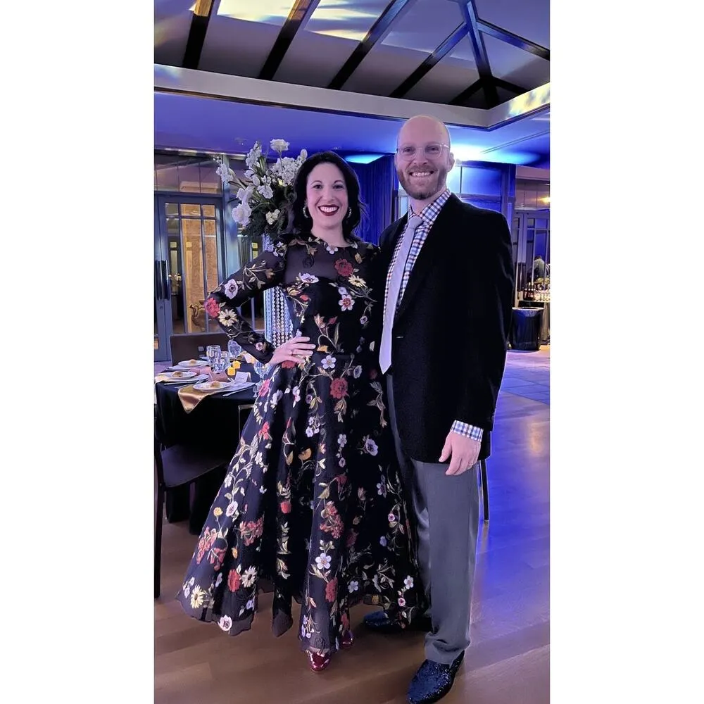 OSCAR DE LA RENTA Black Floral Hand Embroidered Tulle Beaded Midi Dress Size 6 - Image 5