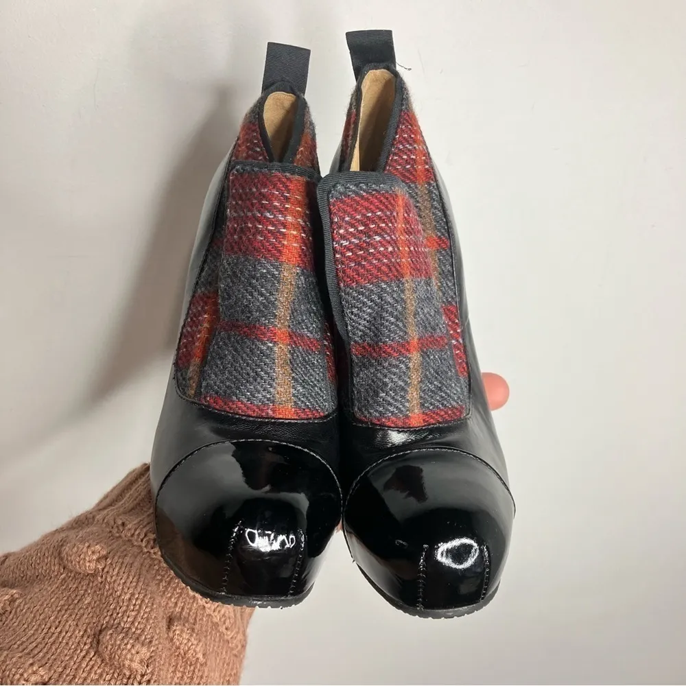 L.A.M.B. Plaid & leather Essex heels‎ size 6 - Image 2