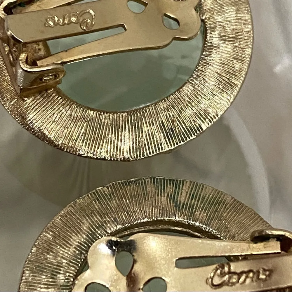 Rare Vintage CORO Green Flourite? Clip Earrings - Image 16