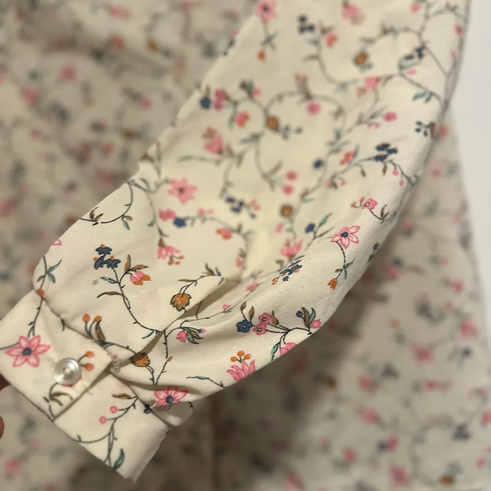 Vintage 60s Women’s Sz: 14 Sears Cream & Petite Pink Floral Button Down Blouse. - Image 8