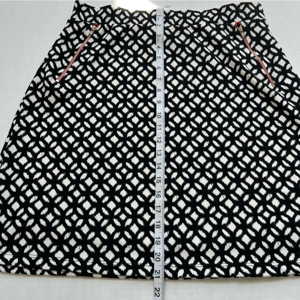 NWOT  geometric print zip pocket detail skirt black white XL stitch fix - Image 11