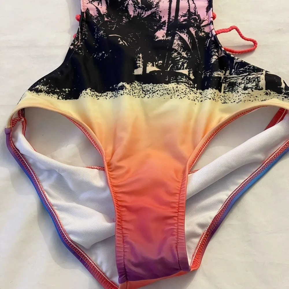 HeartSoul Women's Bikini Sz Medium Swimsuit One piece Padded Open Back Cut Side - Image 7