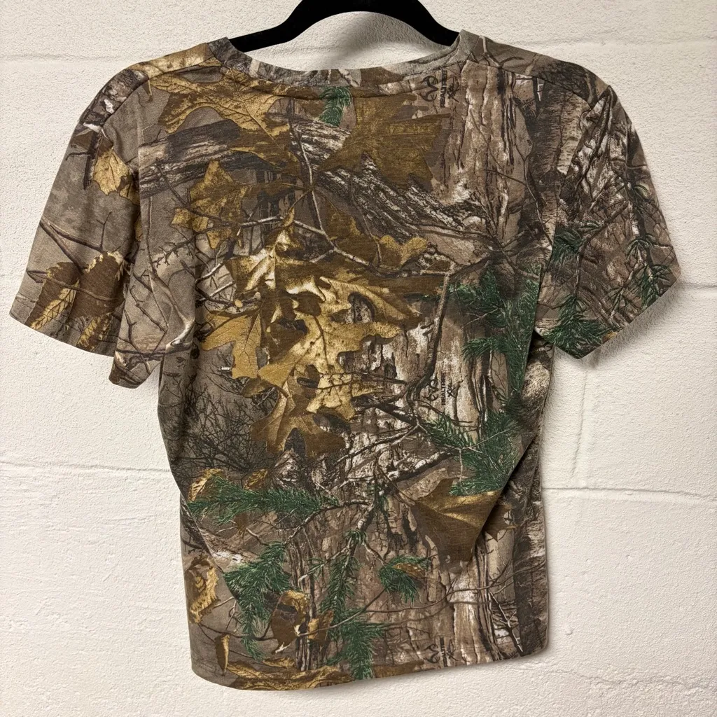 Field & Stream Women’s V-Neck Woodland Camouflage Short Sleeve Tee Size Small - Image 2