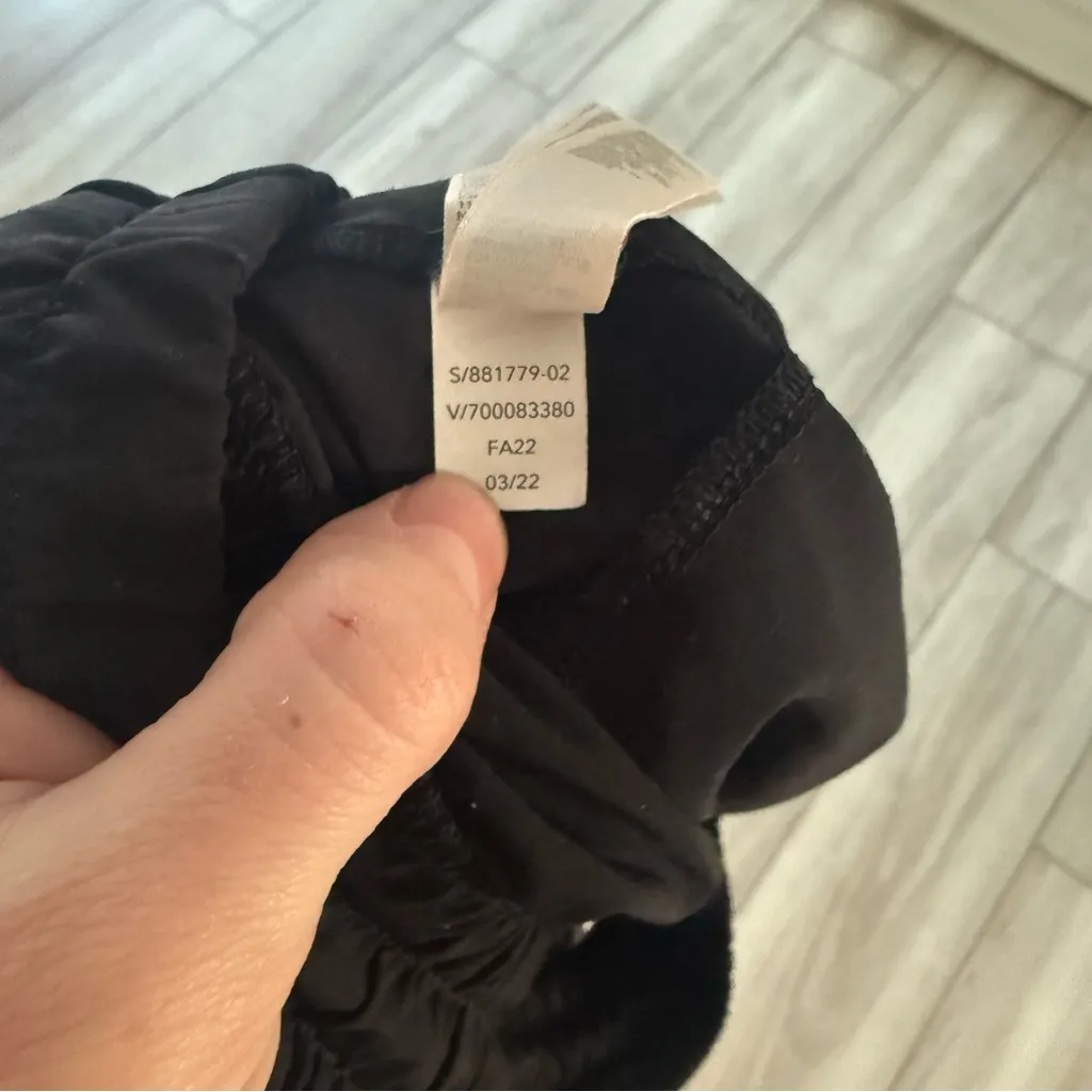 Athleta Crossroads Short Black Size Small Lightweight Pull On - Image 8