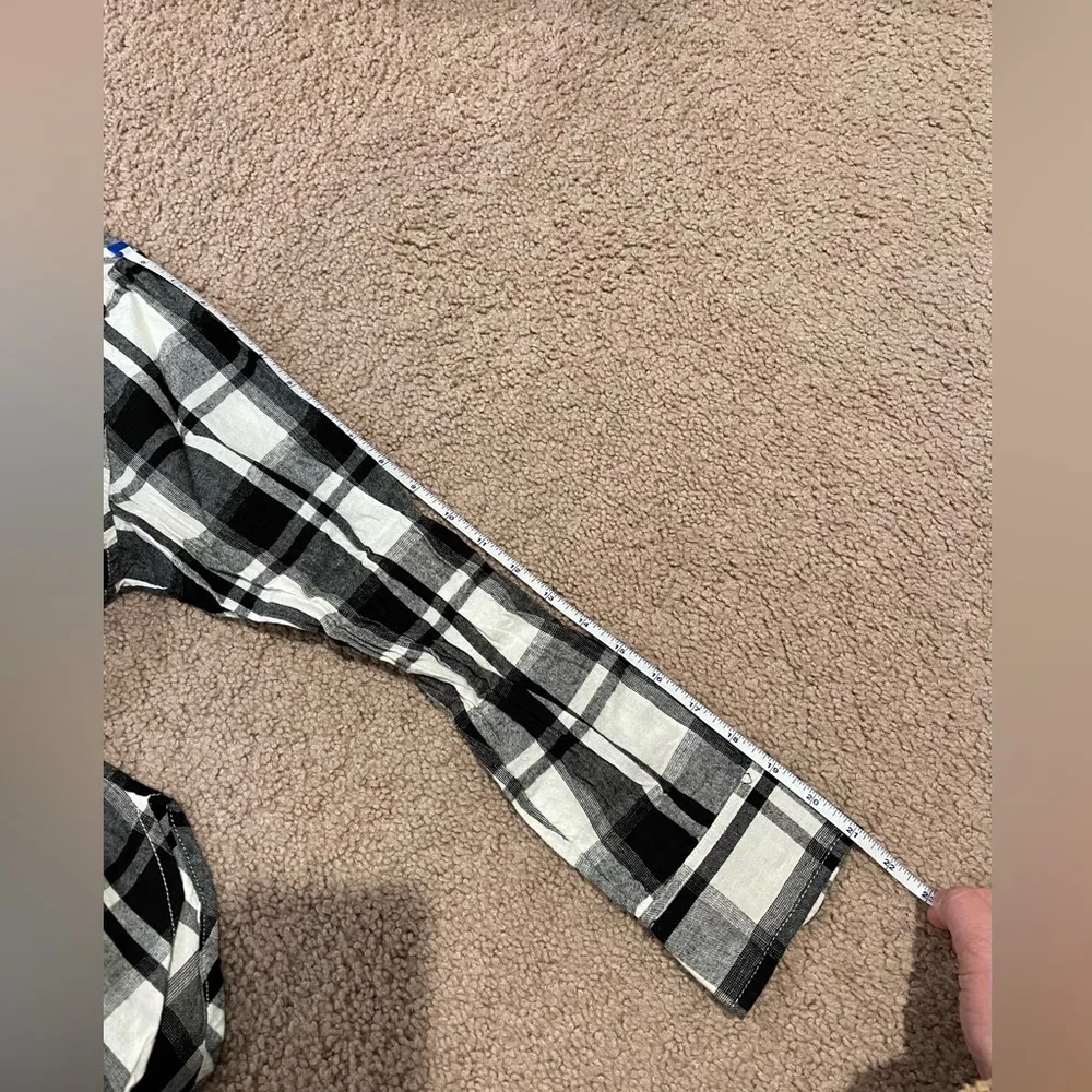 Women's TIME TRU black &white plaid flannel long sleeve shirt Size M - Image 6