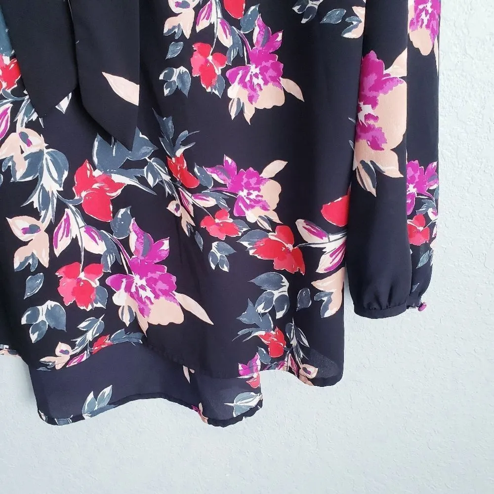 Evri‎ Black Floral Neck Tie Long Sleeve Blouse Red Size 3X - Image 2