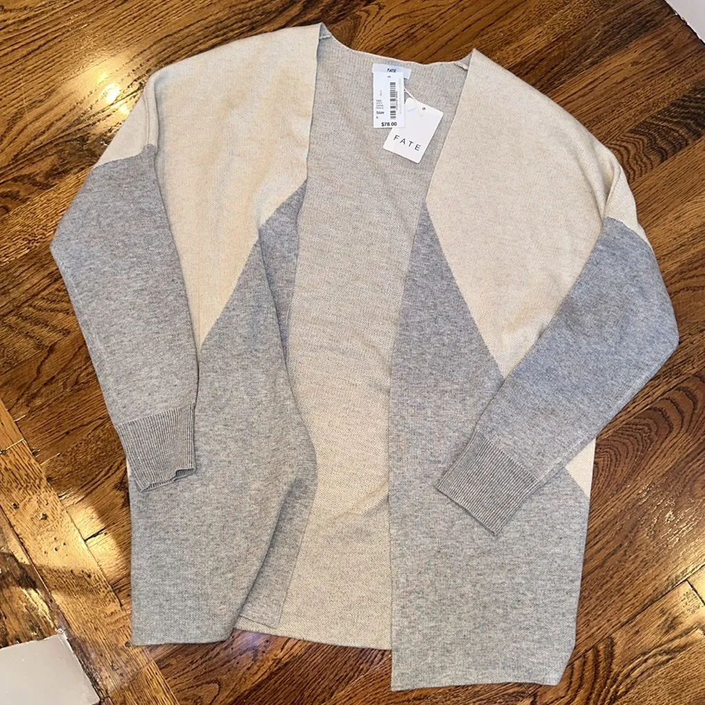 Fate south moon under cardigan NWT small grey and cream Gray - Image 2