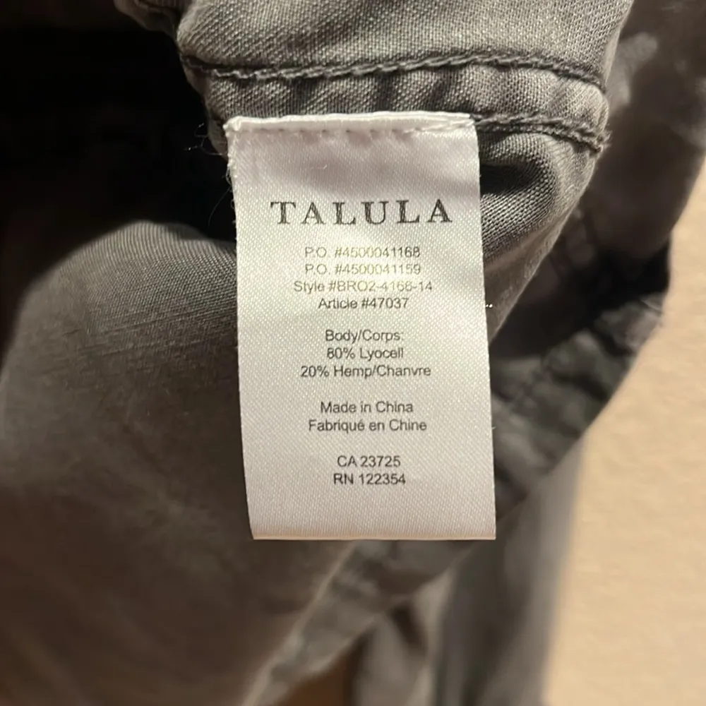 Aritzia Talula Women’s Gray Soft Military Style Cargo Pocket Jacket Size Small - Image 9