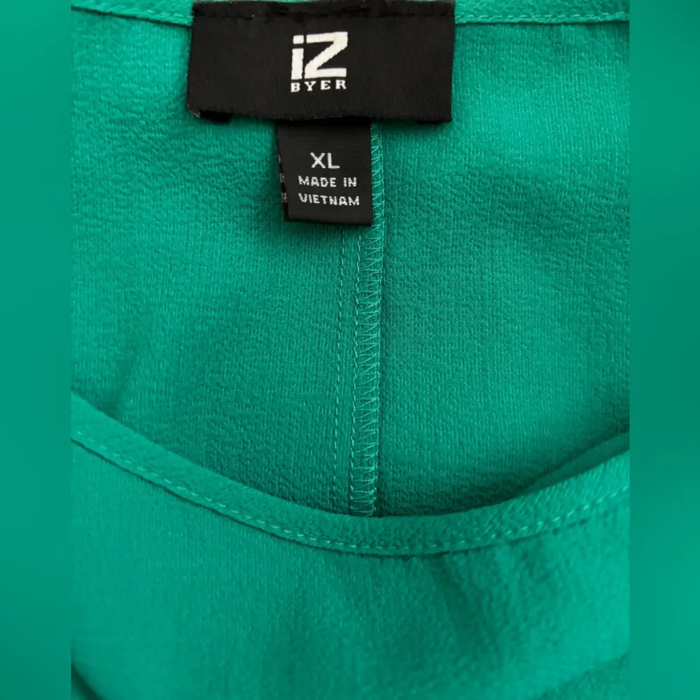 Elegant Green Women's Removable Necklace Blouse Cutout Sleeves Women’s XL - Image 5