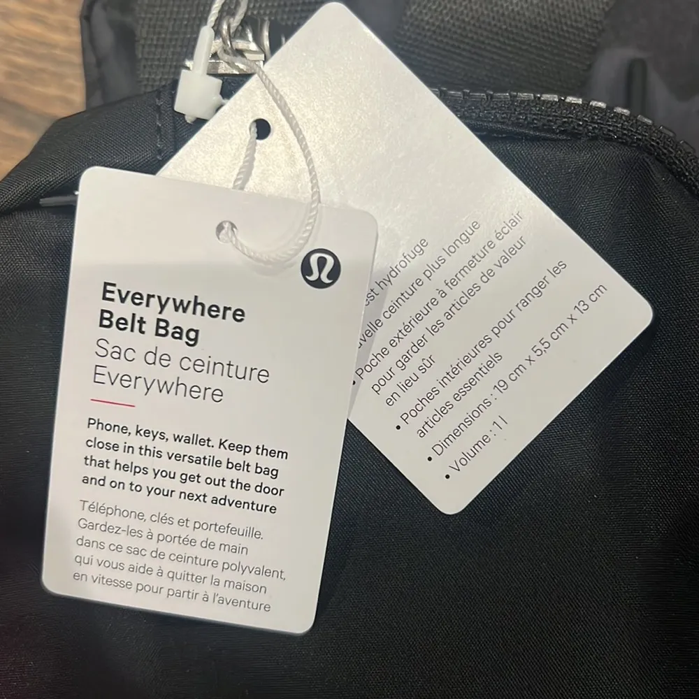 Lululemon Everywhere Belt Bag Fanny Pack  Black New trendy tick tock item - Image 9