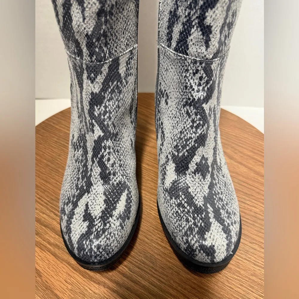 Aerosole Women’s Brenna Knee High Grey Snake Skin Design Tall Fashion Boot - Image 6