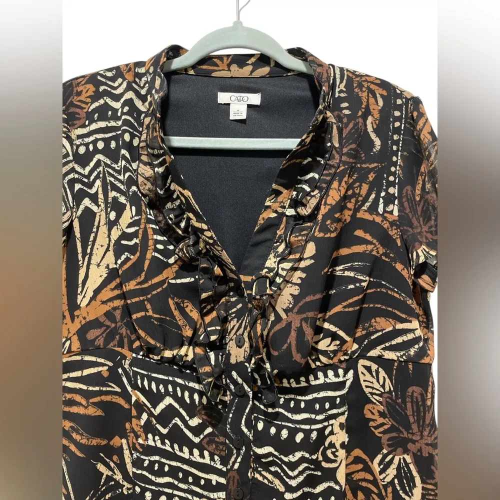Cato Paisley Floral top size M - Image 2
