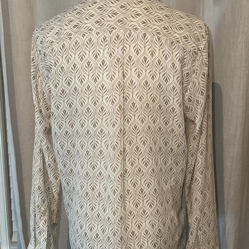 Olivaceous pullover blouses size small cream print - Image 5