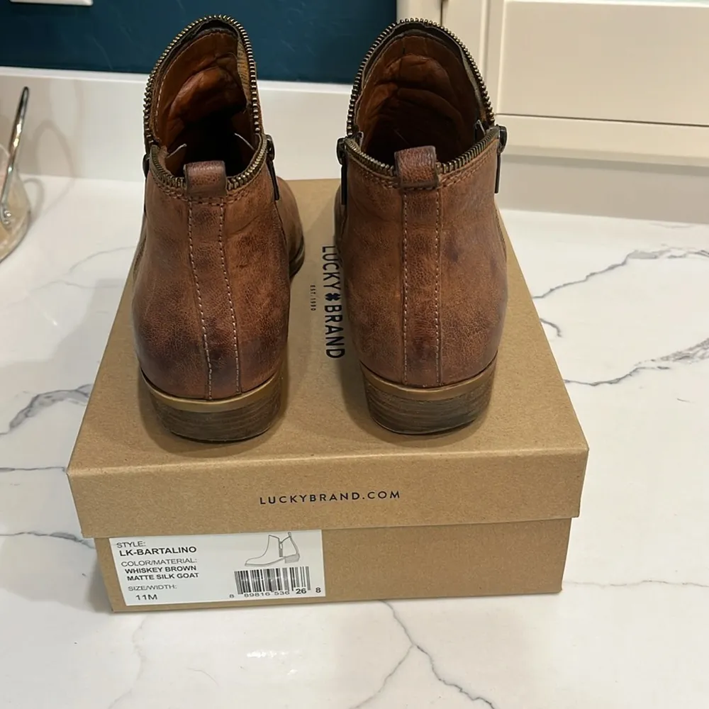 Lucky Brand “LK-BARTALINO” brown leather booties - Image 9