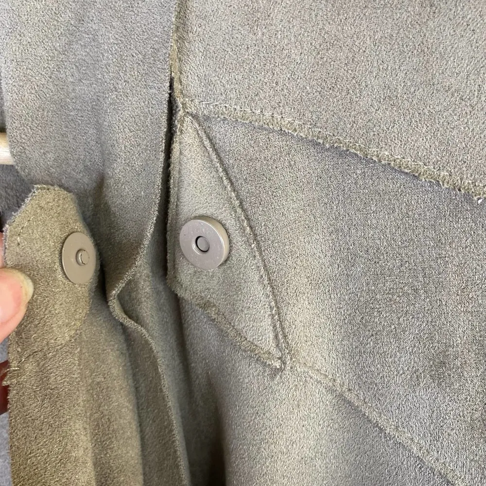 BlankNYC size small Womens Vegan Leather Suede Cardigan Jacket Tan Beige Button - Image 5