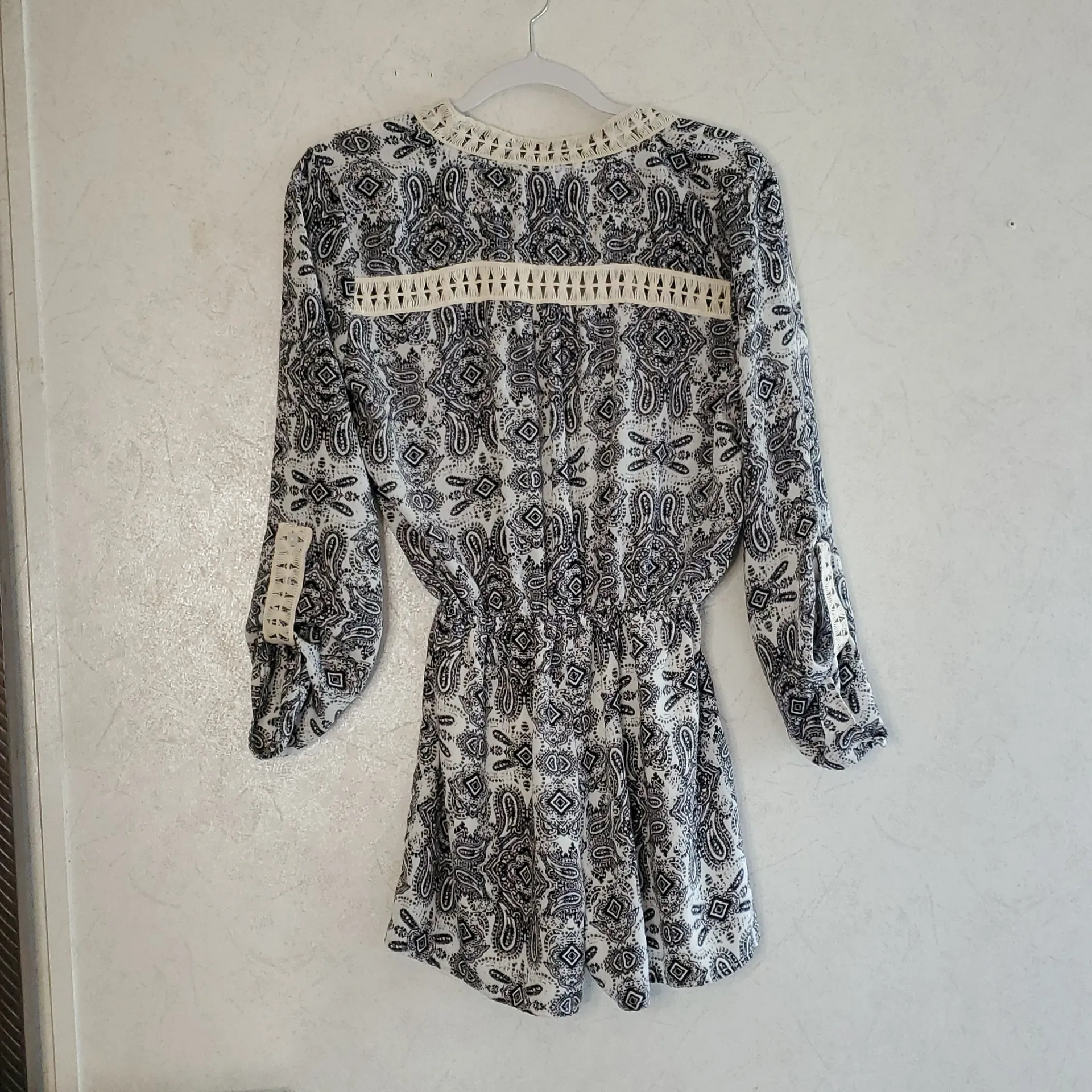 Romeo & Juliet Couture♡ Black and White Patterned Romper - Image 3