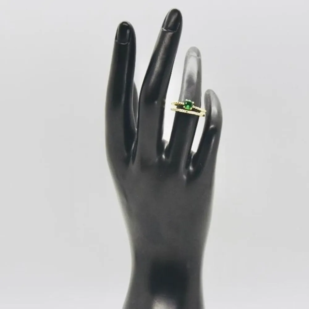 Gold Ring with Emerald Accent Size 6 - Image 5
